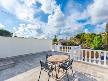 48976sleek3bedroomdetachedvillainlosbalcones2