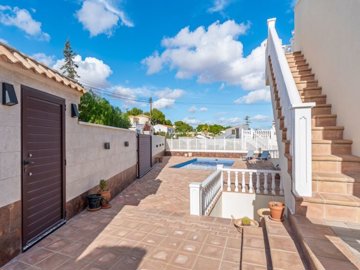 48976sleek3bedroomdetachedvillainlosbalcones2