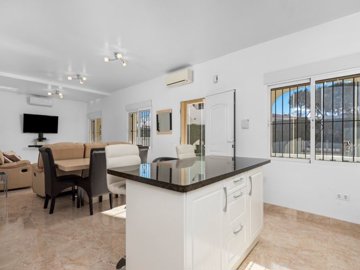 48976sleek3bedroomdetachedvillainlosbalcones2