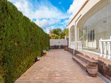48976sleek3bedroomdetachedvillainlosbalcones2