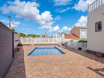 48976sleek3bedroomdetachedvillainlosbalcones2