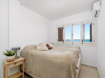 48975cosyonebedroomcoastalapartmentwithseavie