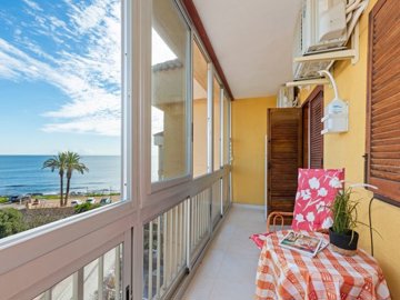 48975cosyonebedroomcoastalapartmentwithseavie