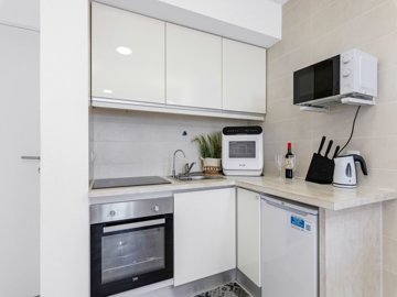 48975cosyonebedroomcoastalapartmentwithseavie