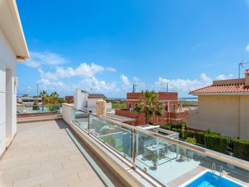 48974luxury4bedroomvillainasoughtafterlocatio