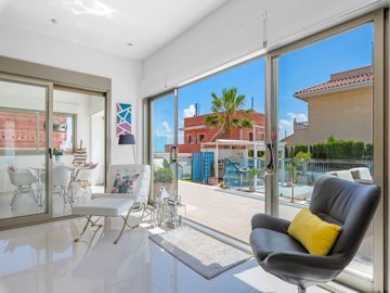 48974luxury4bedroomvillainasoughtafterlocatio