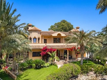 48973fabulousfivebedroomfamilyhomeluxurylivin