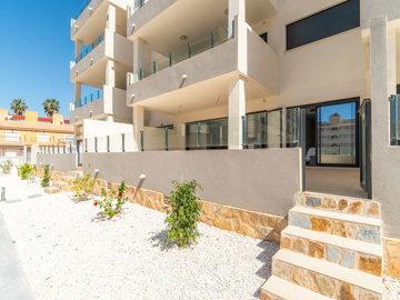 48985stylishandcontemporary2bed2bathgardenapa