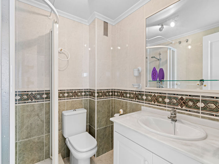 Image No.18-2 Bed Apartment for sale