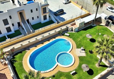 48983spaciousthreebedroomentregolftownhousein