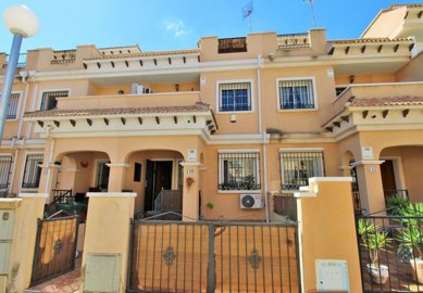 48983spaciousthreebedroomentregolftownhousein