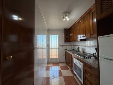 48995charmingtopfloorapartmentwithprivatesola