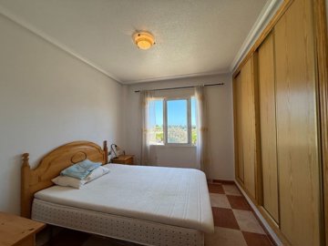 48995charmingtopfloorapartmentwithprivatesola