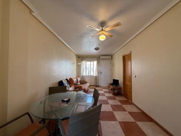 48995charmingtopfloorapartmentwithprivatesola