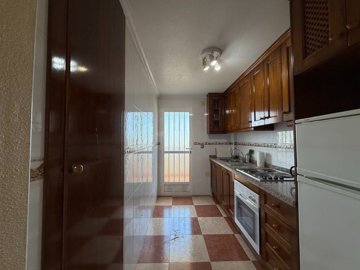 48995charmingtopfloorapartmentwithprivatesola