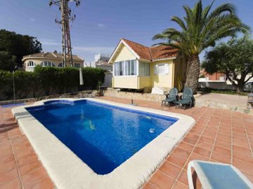 49002impressivelyspaciousdetachedvillaonalarg