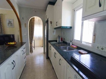 48999charming3bedroomlakesidevillawithaprivat