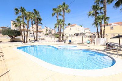 489982bedroomtopfloorapartmentwithaprivatesol