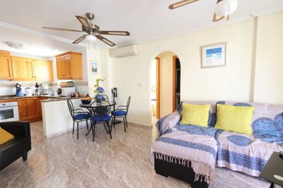 489982bedroomtopfloorapartmentwithaprivatesol
