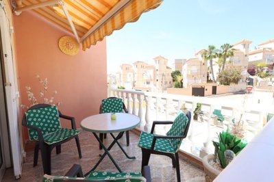 489982bedroomtopfloorapartmentwithaprivatesol