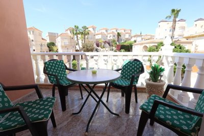 489982bedroomtopfloorapartmentwithaprivatesol