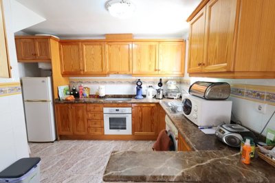 489982bedroomtopfloorapartmentwithaprivatesol