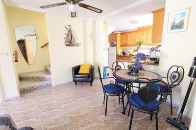 489982bedroomtopfloorapartmentwithaprivatesol