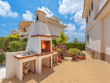49010luxury3bedroomsemidetachedpropertyinresa