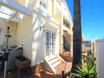 49024fabulous3bedsemidetachedpropertywithuseo
