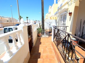 49024fabulous3bedsemidetachedpropertywithuseo