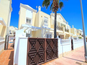 49024fabulous3bedsemidetachedpropertywithuseo