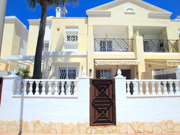 49024fabulous3bedsemidetachedpropertywithuseo