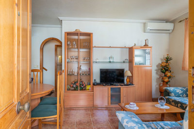 49028spacious3bedroompropertywithpoolviews030