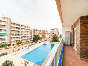49030roomytwobedroomcoastalapartment050625090