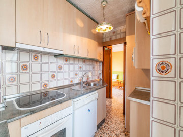 49030roomytwobedroomcoastalapartment050625090