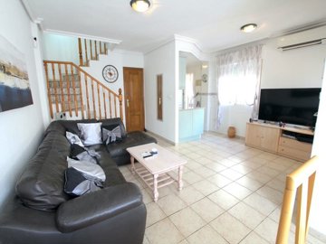 49032wonderfulthreebedroomendtownhousewithsea