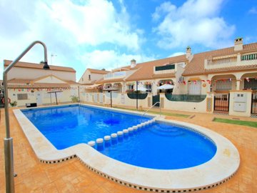 49032wonderfulthreebedroomendtownhousewithsea