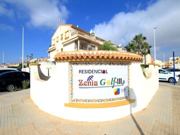 49032wonderfulthreebedroomendtownhousewithsea