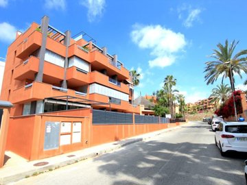 49033superiorpenthouseapartmentwithgolfcourse