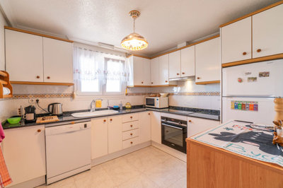 49037incrediblyspacious3bedroomapartmentcentr