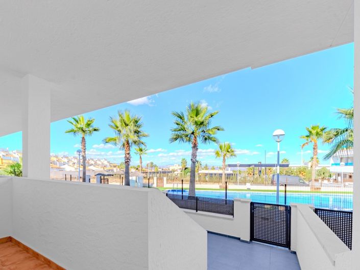 Image No.20-3 Bed Townhouse for sale