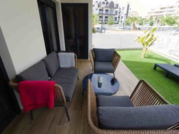 49045contemporarytwobedroomgardenapartmentval
