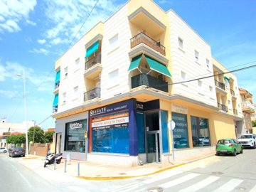 49043spacious2bedtopfloorapartmentbenijofarhi