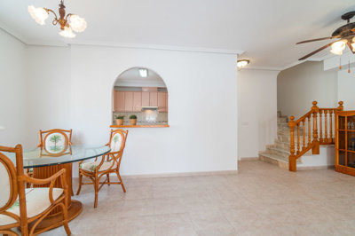 49048roomytwobedroomtownhouseinacentrallocati
