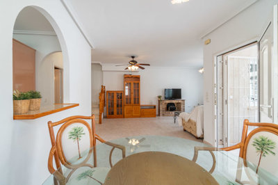49048roomytwobedroomtownhouseinacentrallocati