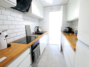 49049stylish3bed2bathsemidetachedfamilyhome16