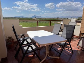 49055spaciouswestfacingtopfloorvillageapartme
