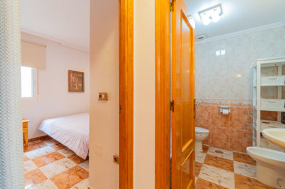490631stfloorapartmentinpinadagolfiiiwithcomm