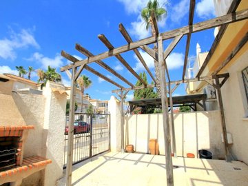 49070sundrenched3bedbungalowoverlookingthecom