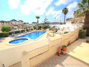 49070sundrenched3bedbungalowoverlookingthecom